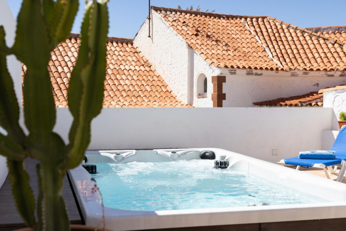 Casa Naranja - Heated Pool - Bbq - Terrace - Free Wifi - Child & Pet-Friendly - 3 Bedrooms - 6 People Poris de Abona Extérieur photo