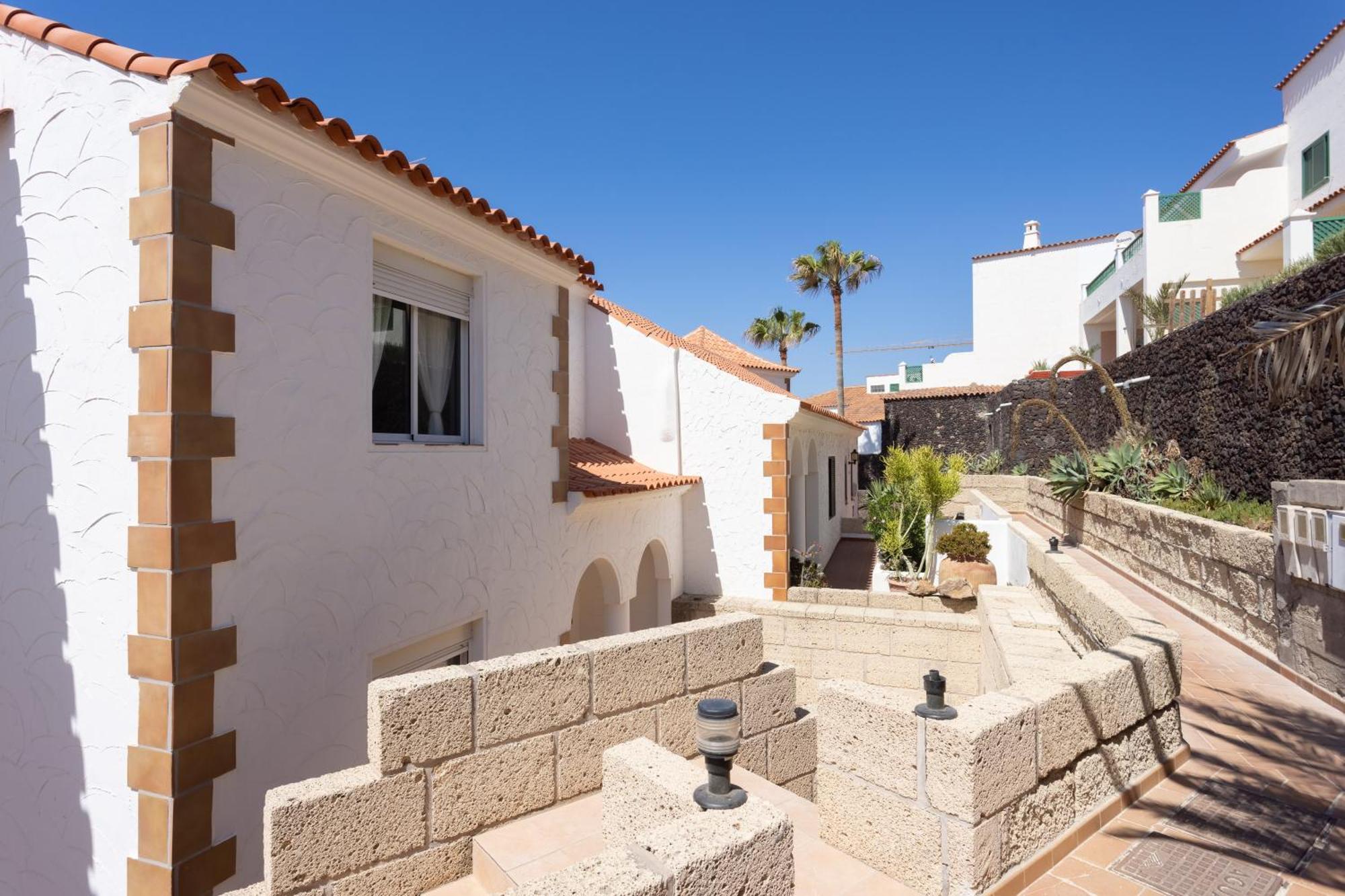 Casa Naranja - Heated Pool - Bbq - Terrace - Free Wifi - Child & Pet-Friendly - 3 Bedrooms - 6 People Poris de Abona Extérieur photo
